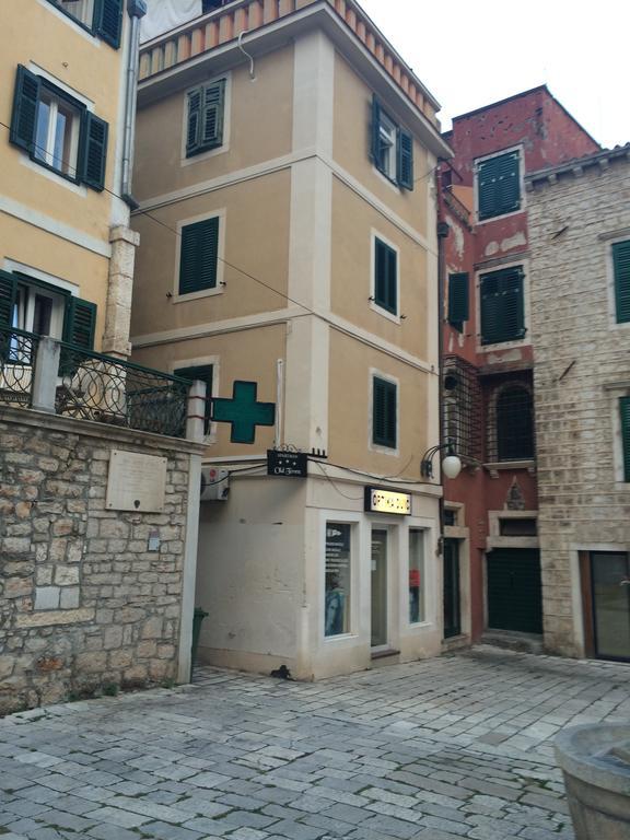 Old Town Apartment Sibenik Bagian luar foto