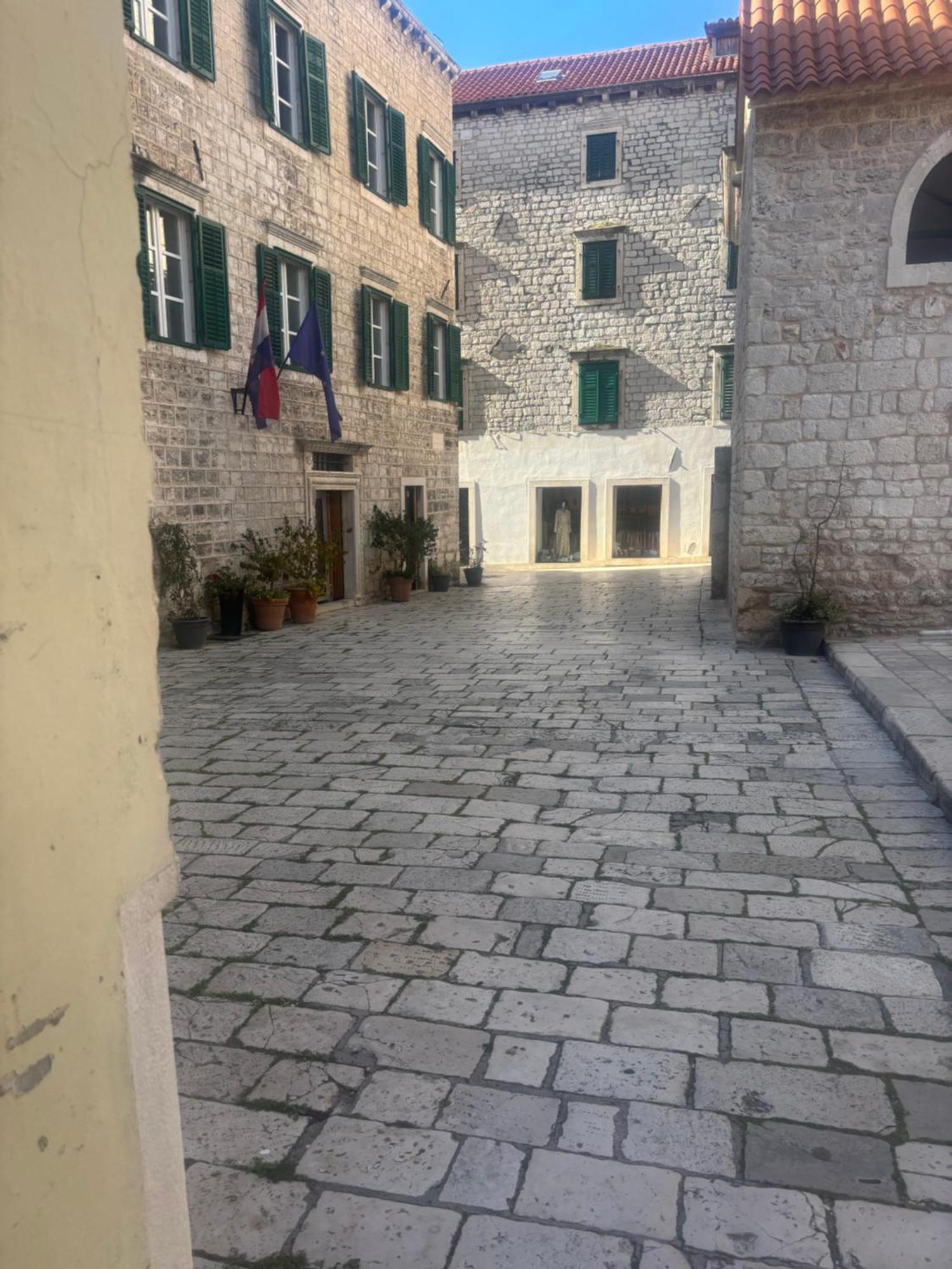 Old Town Apartment Sibenik Bagian luar foto
