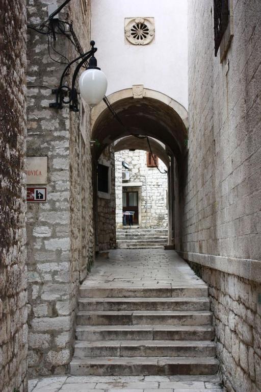 Old Town Apartment Sibenik Bagian luar foto