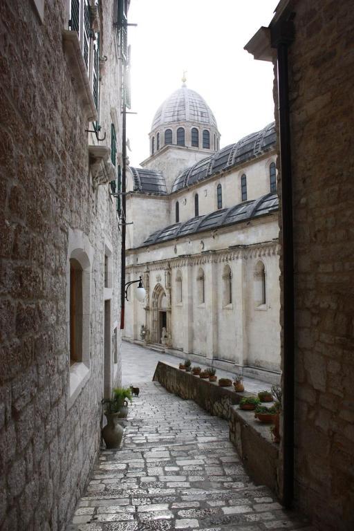 Old Town Apartment Sibenik Bagian luar foto